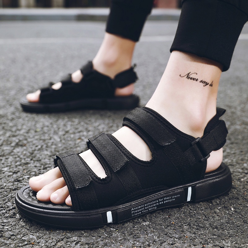 [ COD + Kirim Hari ini ] Sandal Gunung Pria/Sandal Pria/Sandal Pria Sepatu/Sandal Kasual Pria/Sandal Cowok Kekinian/Sandal pria gaya Jepang/Sandal Fashion Pria/Tali Belakang Yang Bisa Dilepas Karet Karet Impor Berkualitas Tinggi, Non-Slip, Bernapas