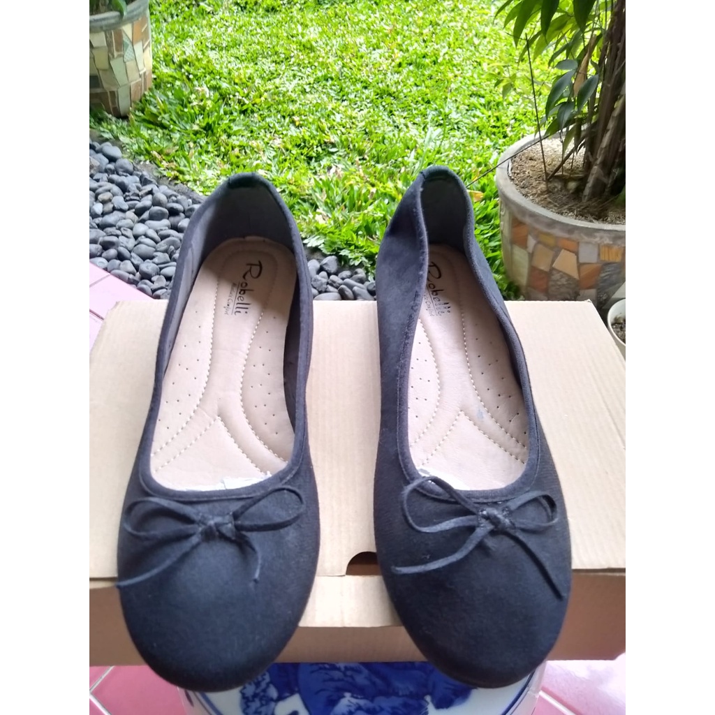 Robelli Flat Shoes - Black