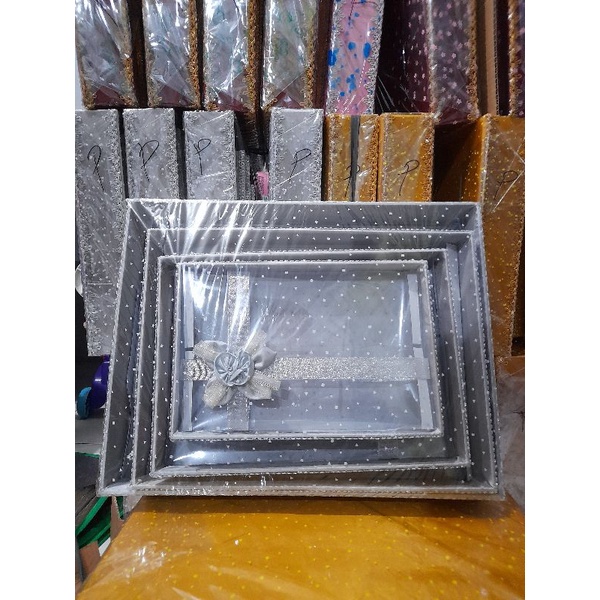 

Kotak hantaran seserahan pita full mika warna silver