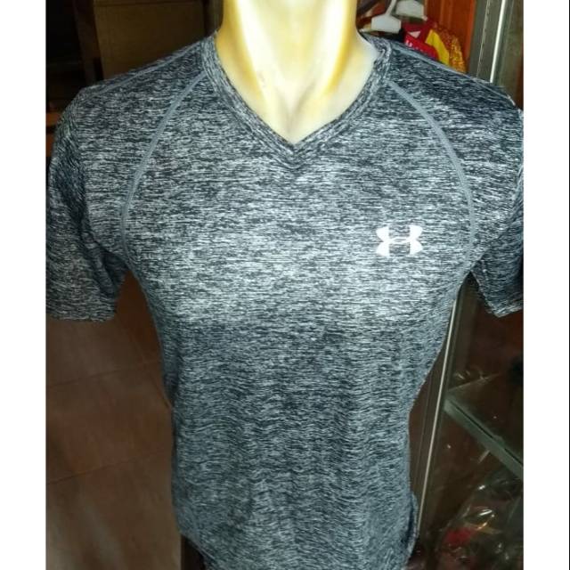 Baju kaos pria/ baju murah model v-neck