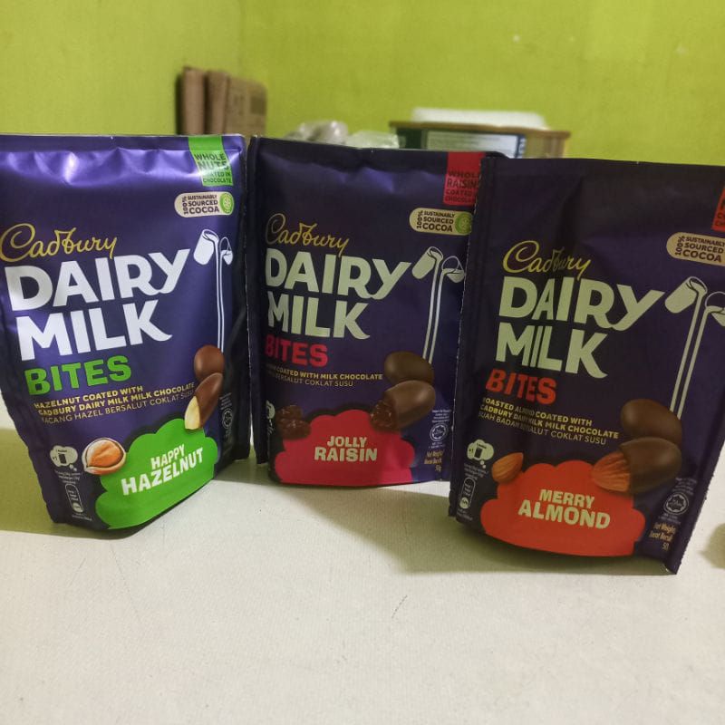 

cadburry dairy milk bites merry almond 50 gr