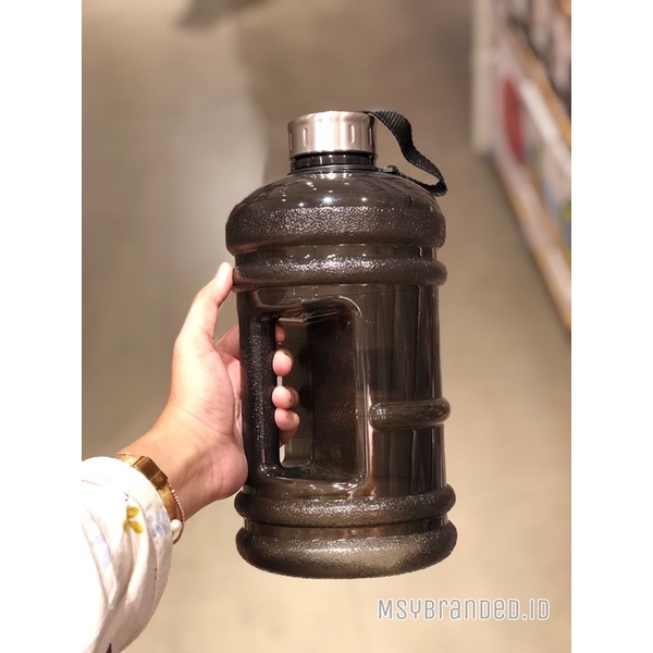 MINISO - LARGE CAPACITY PLASTIC COOL WATER BOTTLE WITH HANDLE AND STRAP FOR SPORTS 2,2 Liter BOTOL M