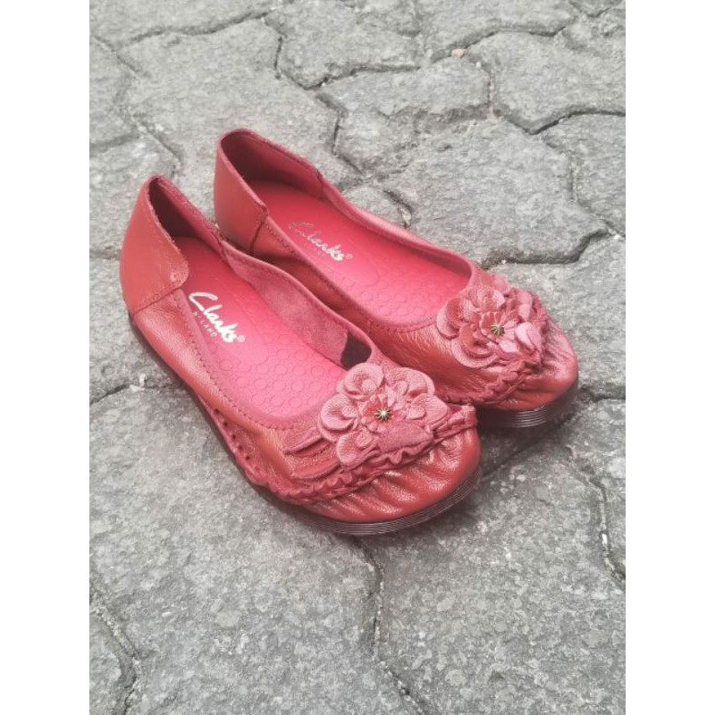 Sepatu Clarks Wanita / Clarks flat / Clarks lotus Flat Daun Bunga