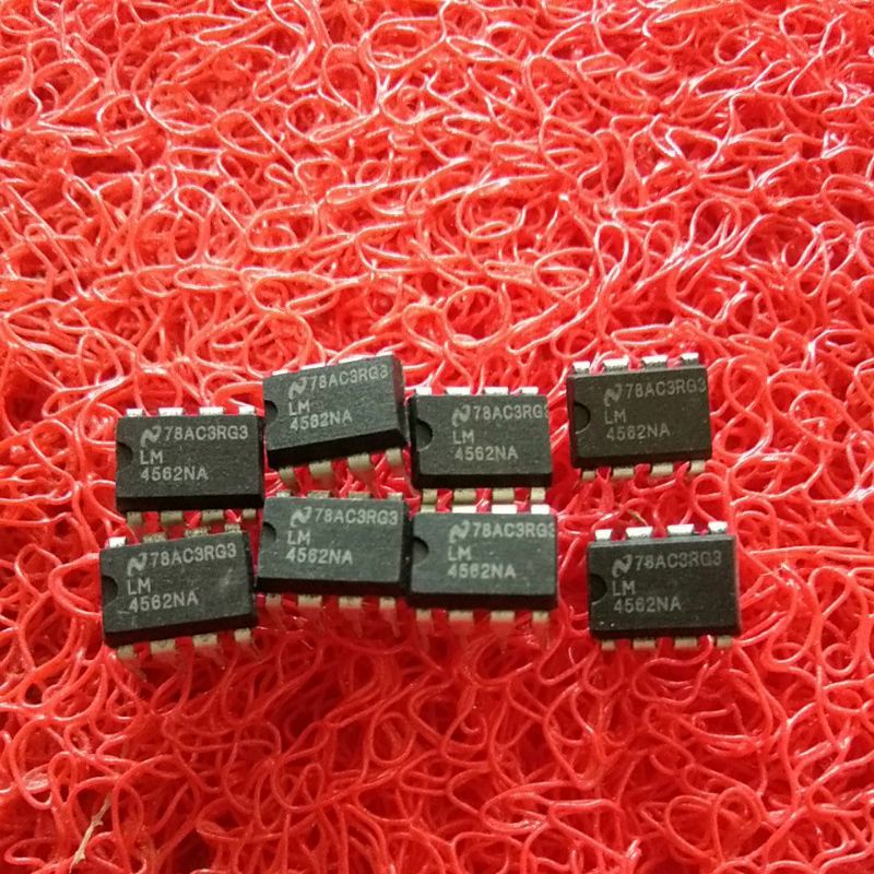 LM4562NA dual op-amp nos ic lm4562