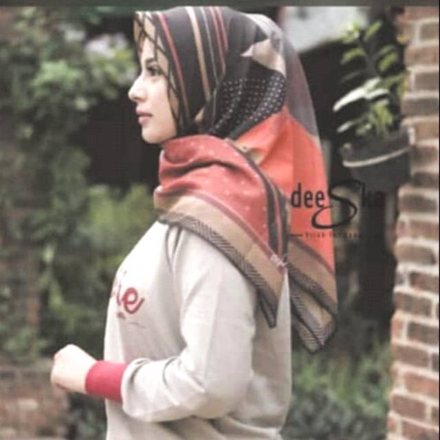 Hijab Segi Empat Deenay Kw Deska Bahan Voal