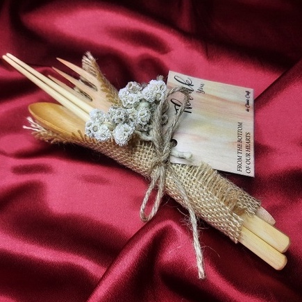 Set Sendok Garpu Sumpit Kayu cantik untuk souvenir pernikahan dan ulang tahun