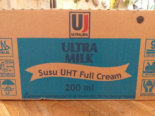 Susu Ultramilk UHT 200 ml kartonan isi 24 pcs (KHUSUS INSTAN)