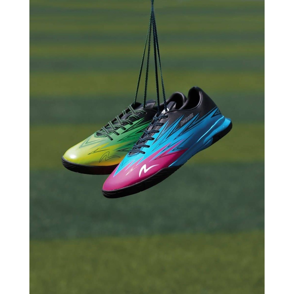 specs lightspeed 3 diva pink black navy in sepatu futsal