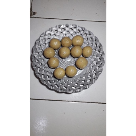 

Cilok isi tetelan daging sapi 9000/1 pcs isi 10 biji, isi telor puyuh 15000/1 pcs isi 12 biji.