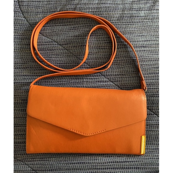 Sling/Clutch/dompet “Mandarina Duck” kulas