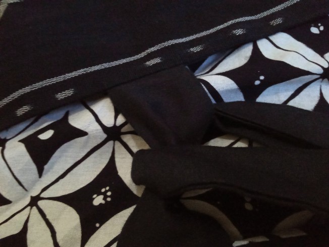 Atasan Batik Tenun Emma Black