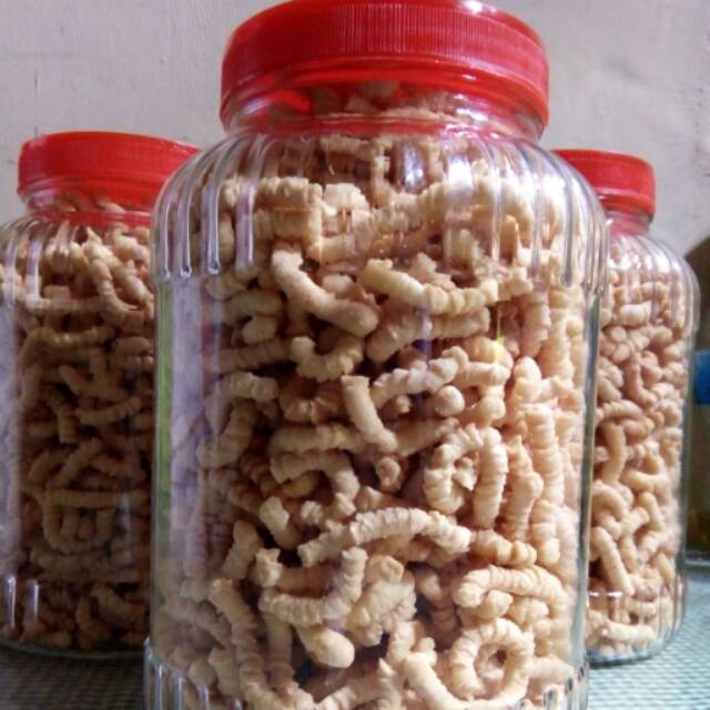 

Cemilan stick ulat sutra