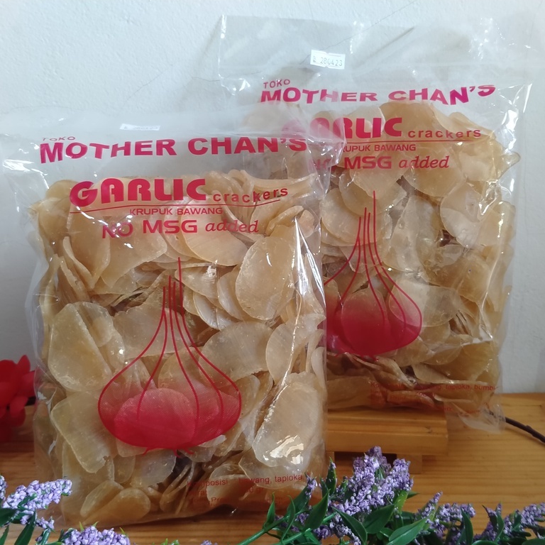 

Kerupuk Bawang Garlic Crackers Mother Chan's No MSG 700gr