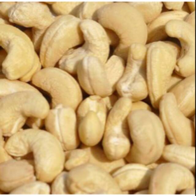 

Kacang mete mentah 1kg / kacang mede mentah