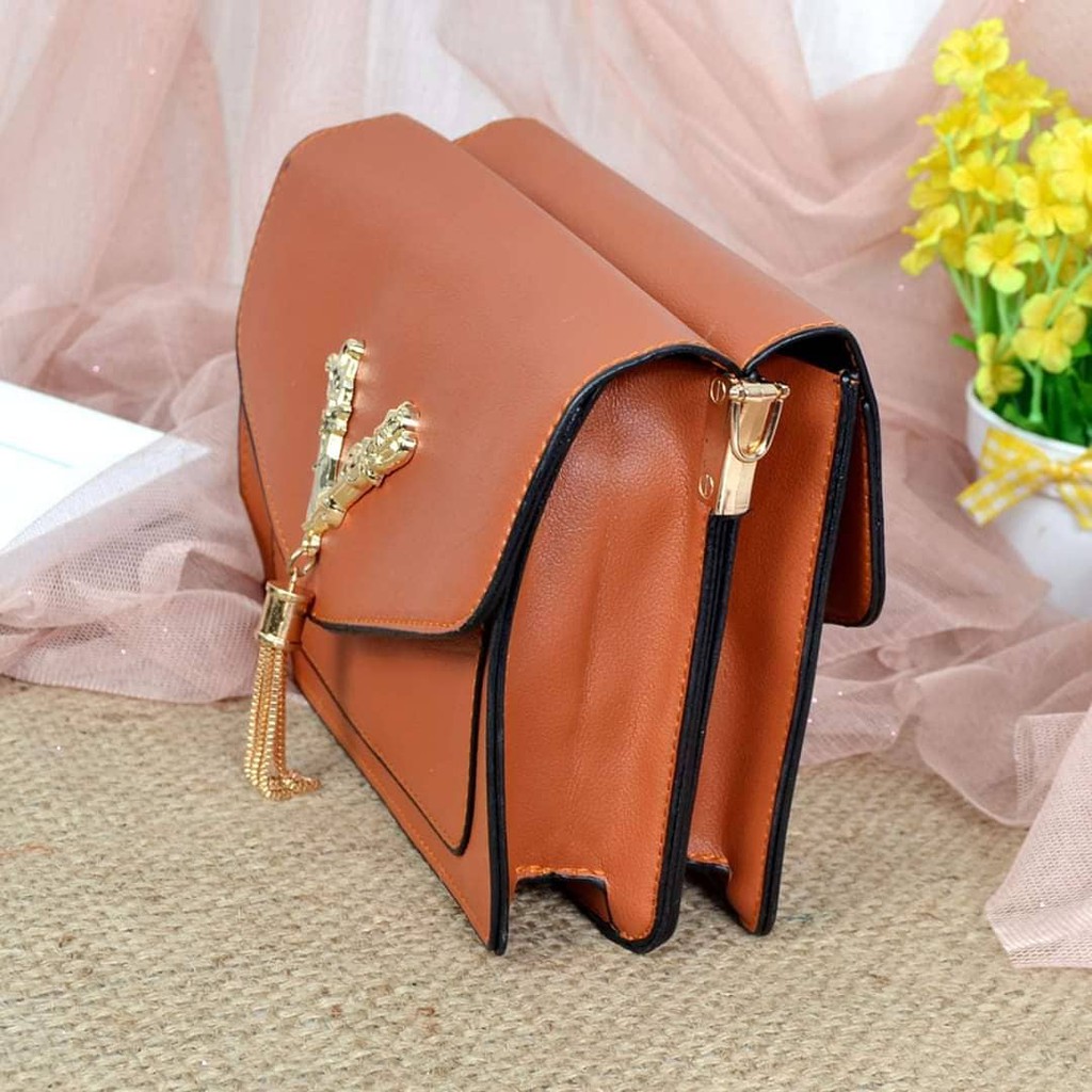 Slingbag Wanita / Tas Selempang Wanita / Tas Bolak Balik Logo Bunga V Kincir Wanita Import 3150-2