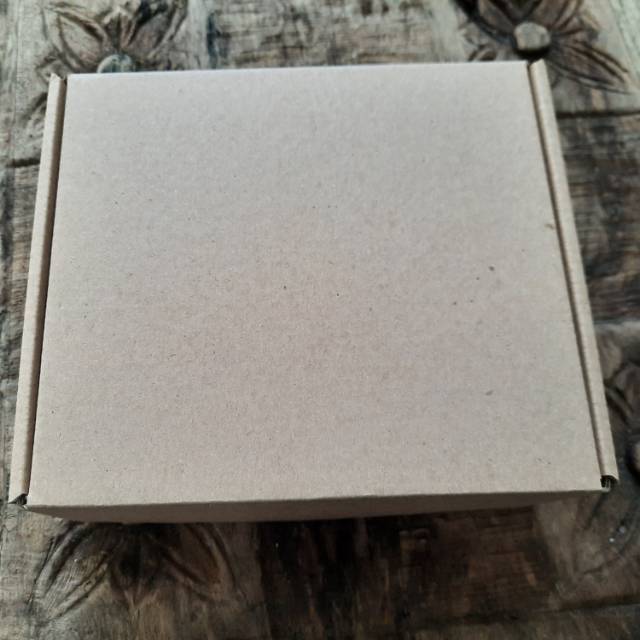 

Kardus box karton box ukuran 16x14,5x5cm