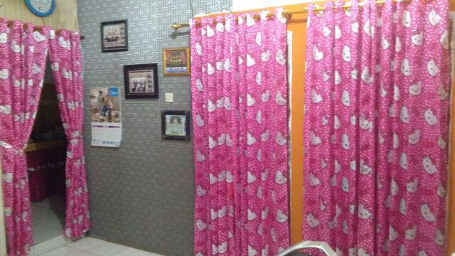 Hello Kitty Jendela