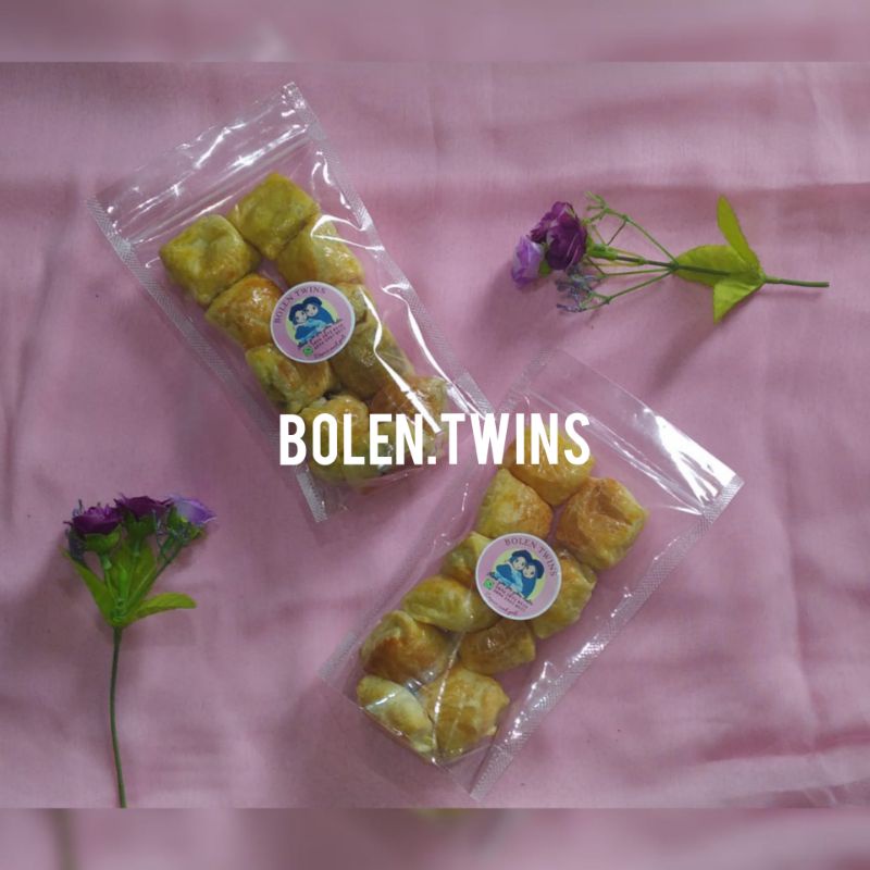 

BOLEN TWINS MINI ISI PISANG RASA COKLAT KEJU MATCHA TARO ENAK TERJANGKAU BERKUALITAS MURAH FRESH