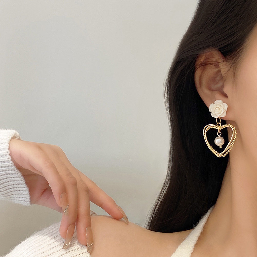 Anting Tusuk Asimetris Desain Hati Hias Mutiara + Berlian Imitasi Untuk Wanita