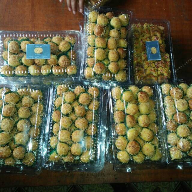 

Aneka kue kering lebaran,