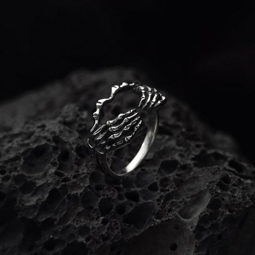 Needway  Hollow Korean Style Ring Creative Silver Plated Men Finger Ring Punk Couple Gothic Unisex Multi Size Vintage Hand with Heart