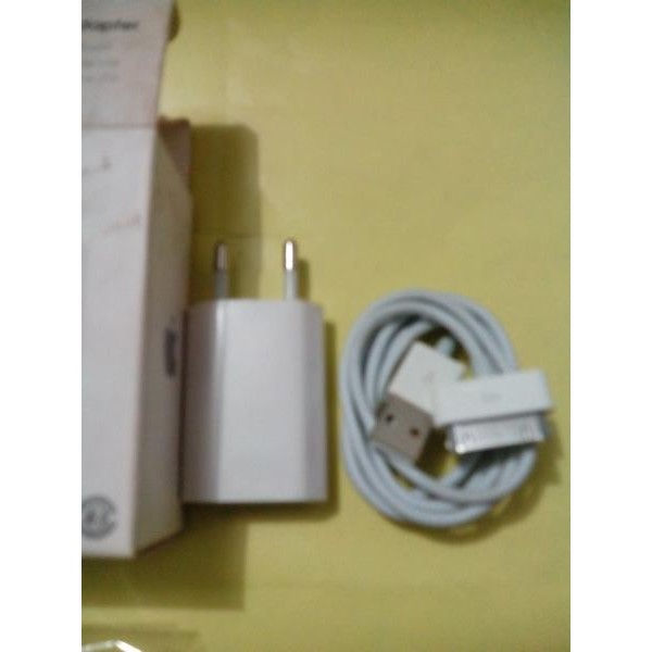 Travel Charger Iphone 4g+ Kabel Data