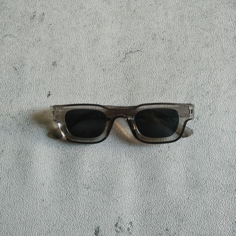 SMALL BOLDIE GLASSES GREY BLACK