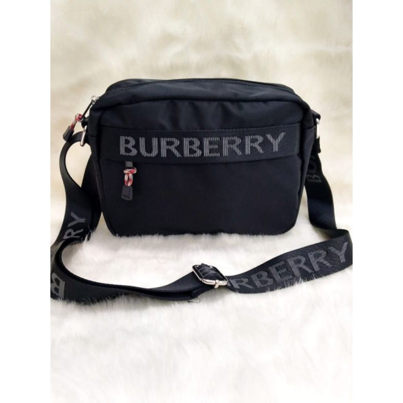 Burberry selempang,  Burberry Slingbag