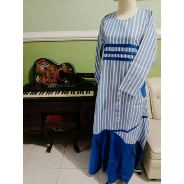 Gamis garis-garis