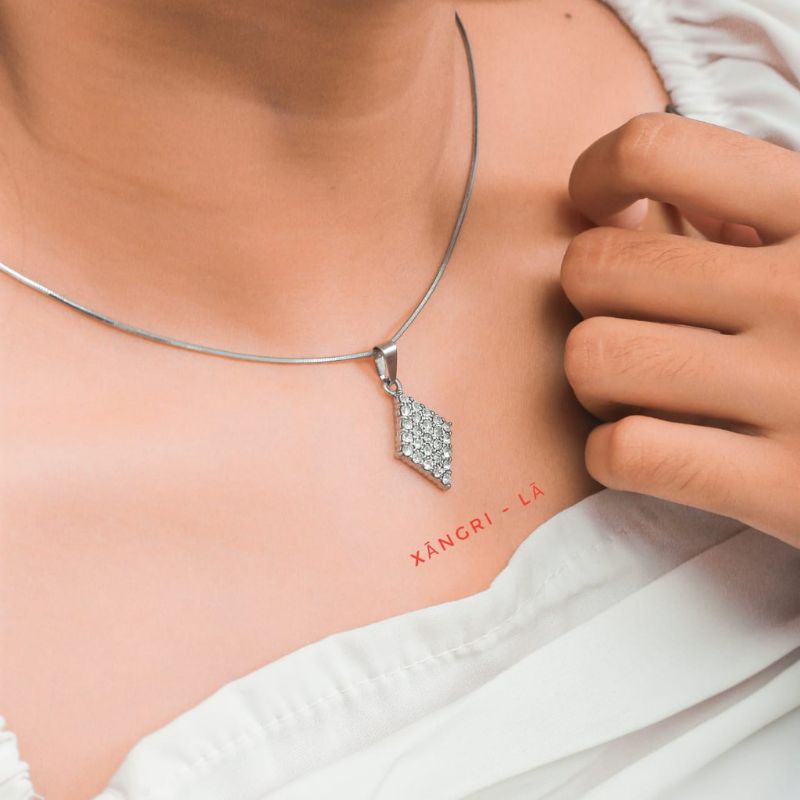 ACC Kalung Wanita Model Wajik / Kalung Liontin Wanita Terbaru Sillver Model Wajik Anti.Karat Kuat Dan Tahan Lama