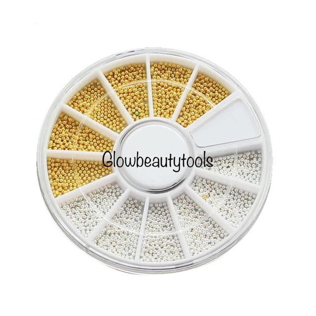 Nail art caviar gold silver