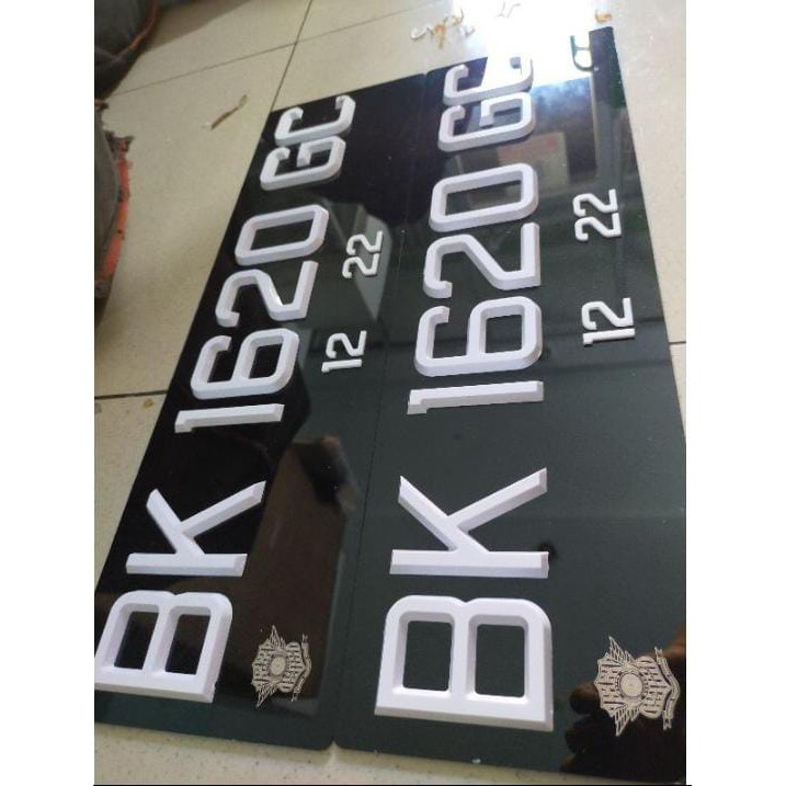 Plat Nomor Mobil Variasi Timbul/set -singapora