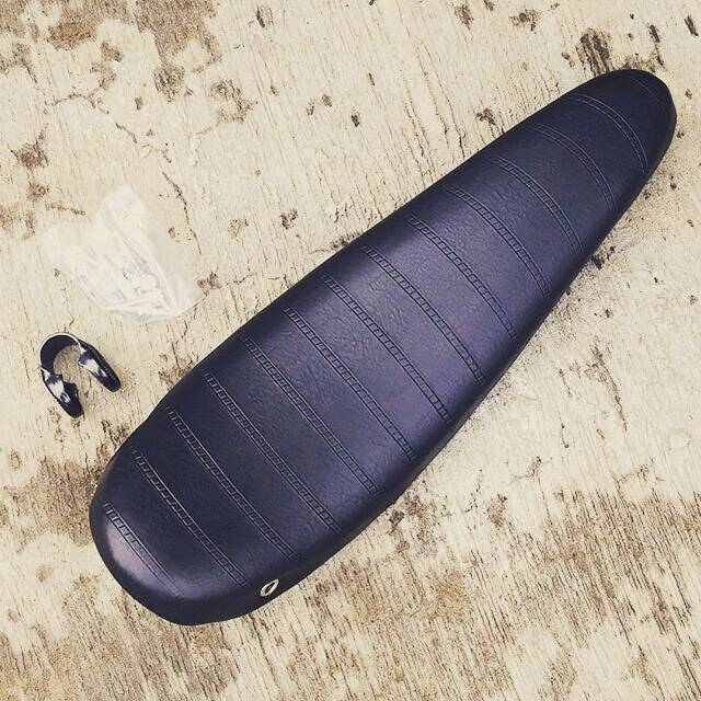 Jok/sadel banana seat lowrider hitam