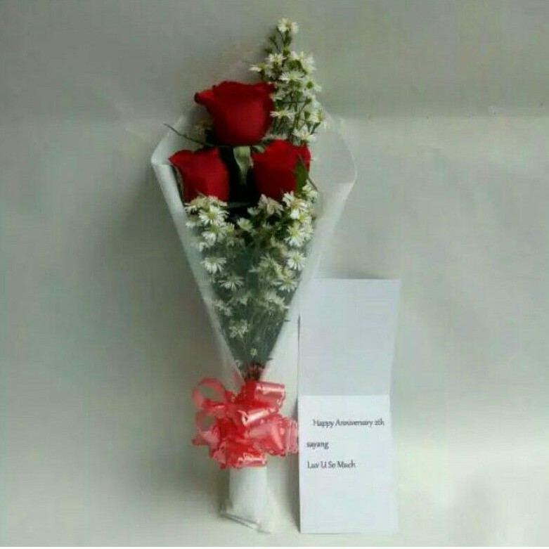 Hand Buket Bunga Mawar / Bouquet Mawar 3 Tangkai Asli Fresh