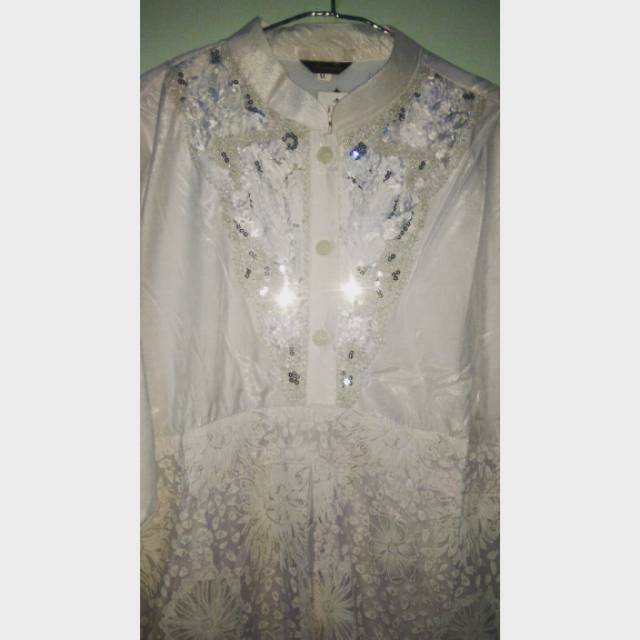 Gamis putih brokat syari