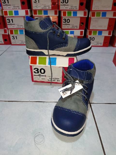 Sepatu anak fladeo