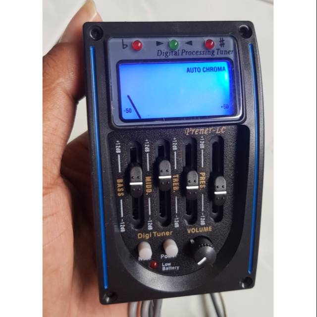 Equaliser digital buat gitar acustik