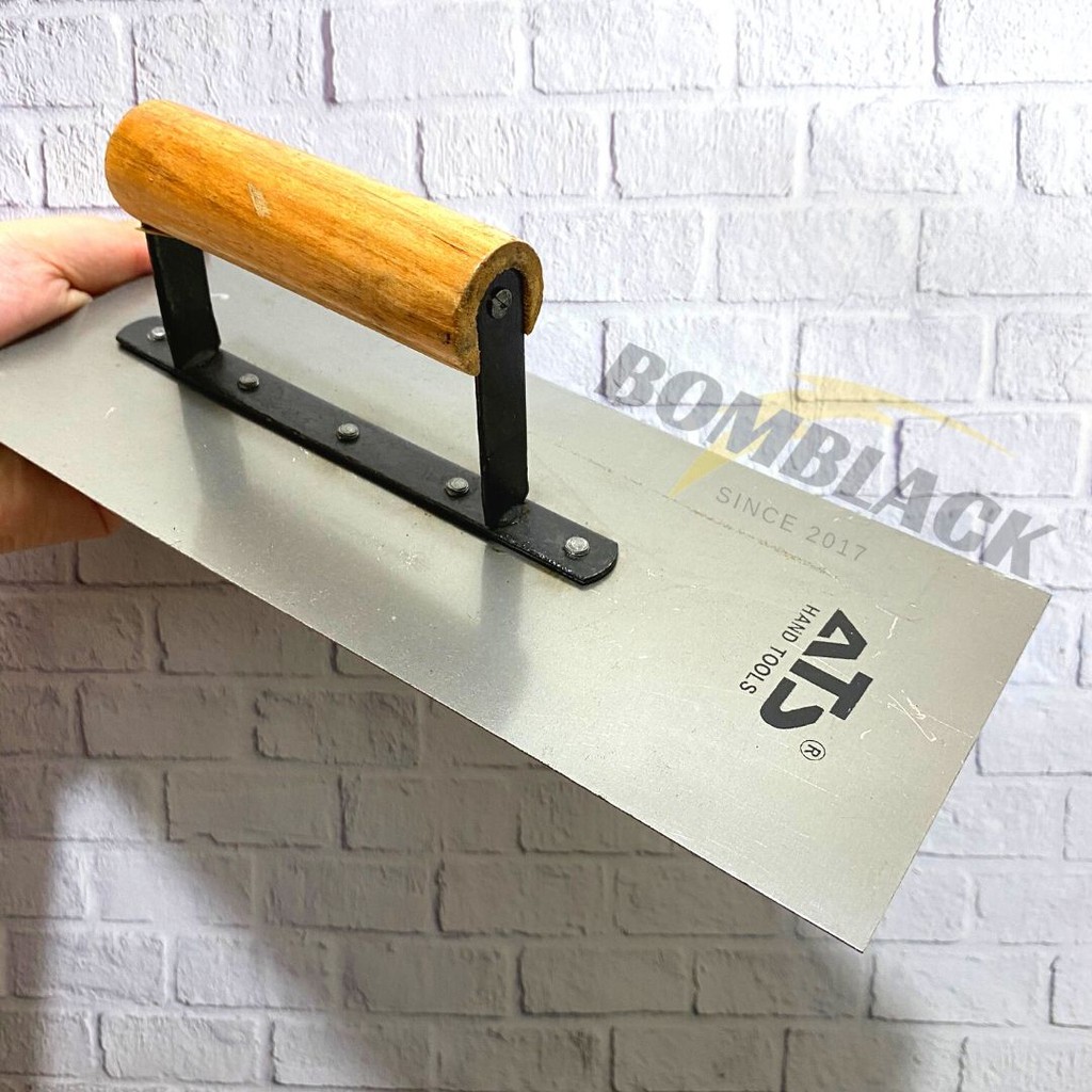 Raskam Besi 10 inch ATS GG Kayu Roskam Penghalus Tembok Sendok Semen Acian