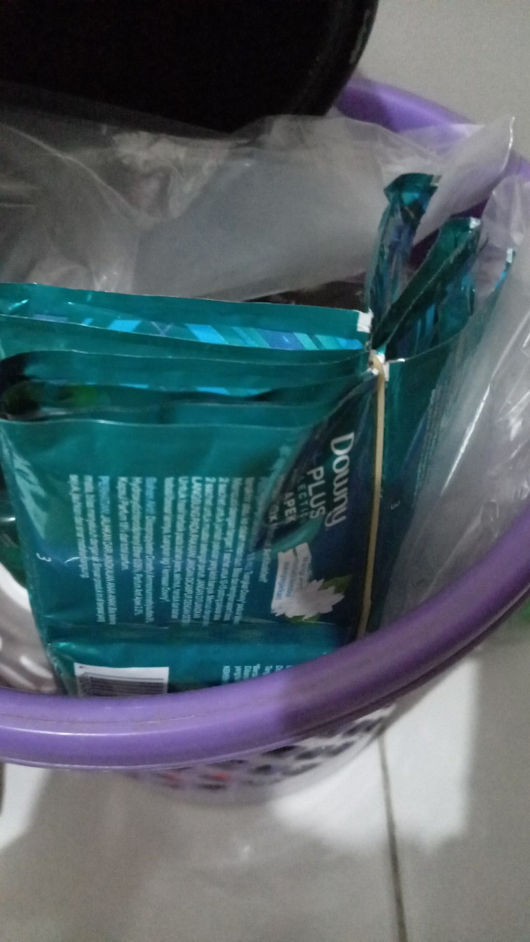 Downy Mystique Renceng @500 Sachet (1 Renceng Isi 24 Pcs)