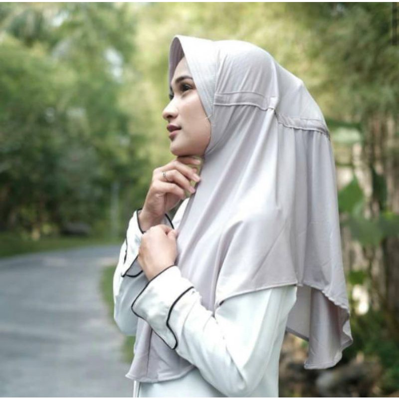 ( 1KG = 12PCS ) SERUT JOKOWI HIJAB JILBAB KHIMAR INSTANT BERGO KERUDUNG SEGIEMPAT