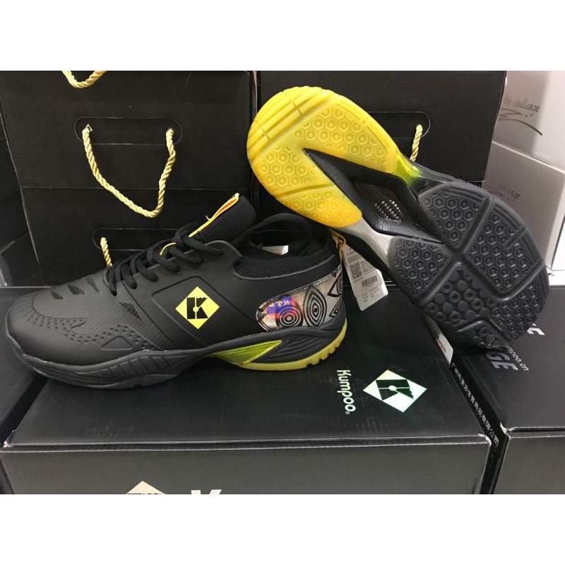 Sepatu Badminton Kumpoo Black
