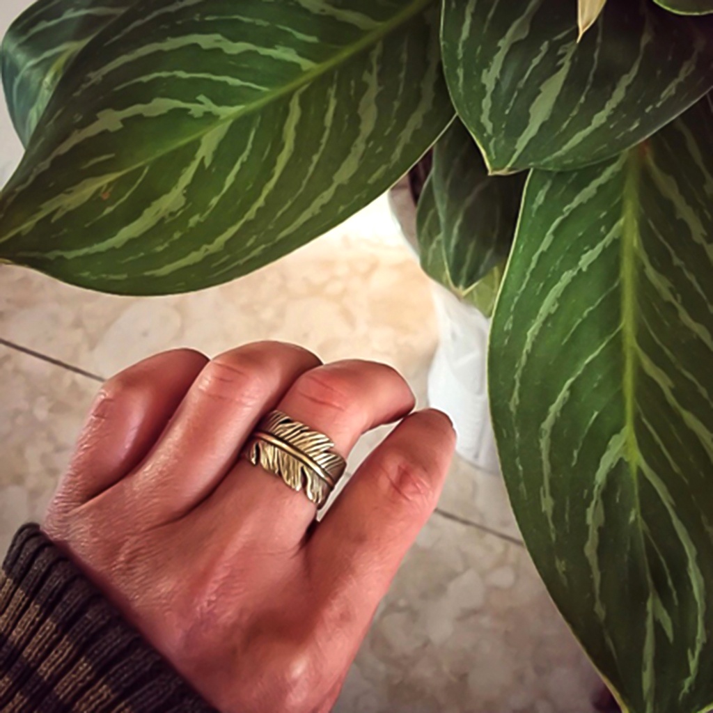 Hu Hu Hu Hu Hu Alat Bantu Pasang Kacamata♡ Cincin Model Terbuka Desain Daun Bulu Warna Perunggu Gaya Antik Adjustable Untuk Unisex