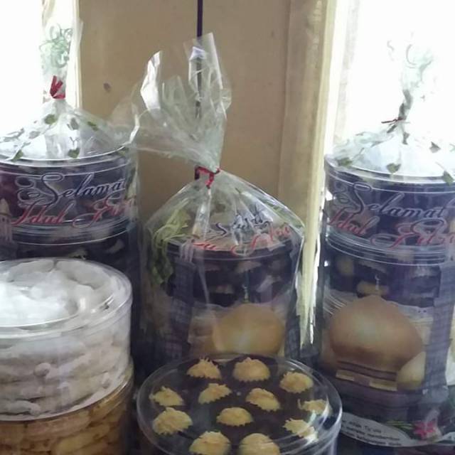 

Paket Kuker 3 toples..Nastar,Kastengel,sagu keju,putri salju,kue kacang,semprit,kue coklat almond