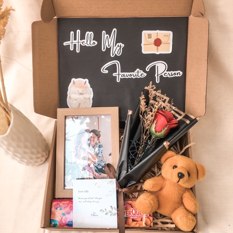 

GIFTBOX "PDKT" BY YOURCADEAU / CUSTOM AESTHETIC GIFT BOX / LOVE GIFT