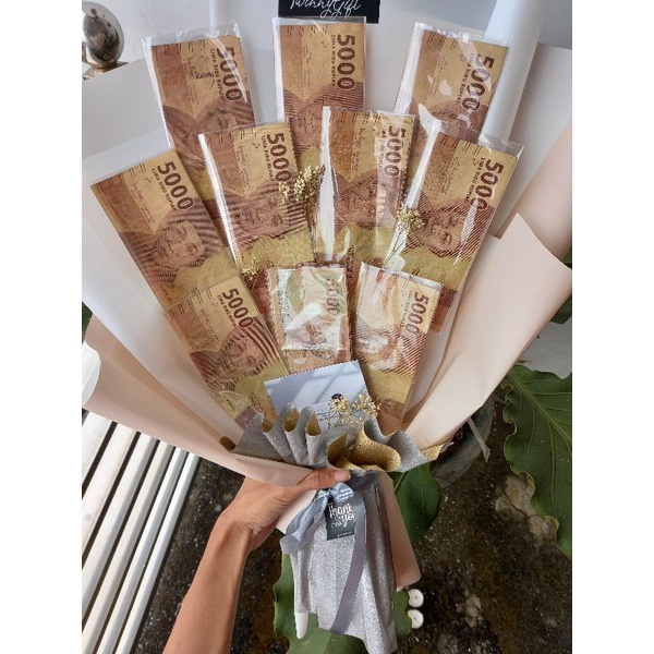 

Buket Uang 5000 an / Buket Uang 5rb / 5k / Buket Uang total 50000 / 50k /50rb (10 lembar)