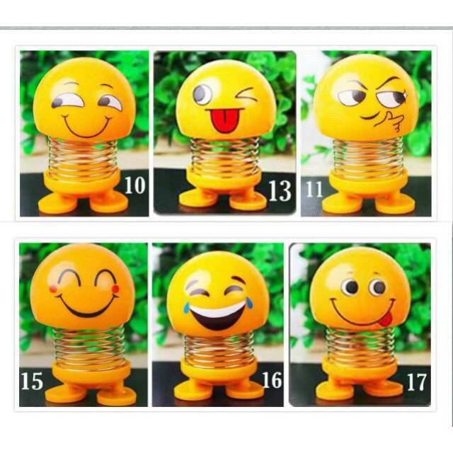 Pajangan dashboard mobil smile / boneka pajangan