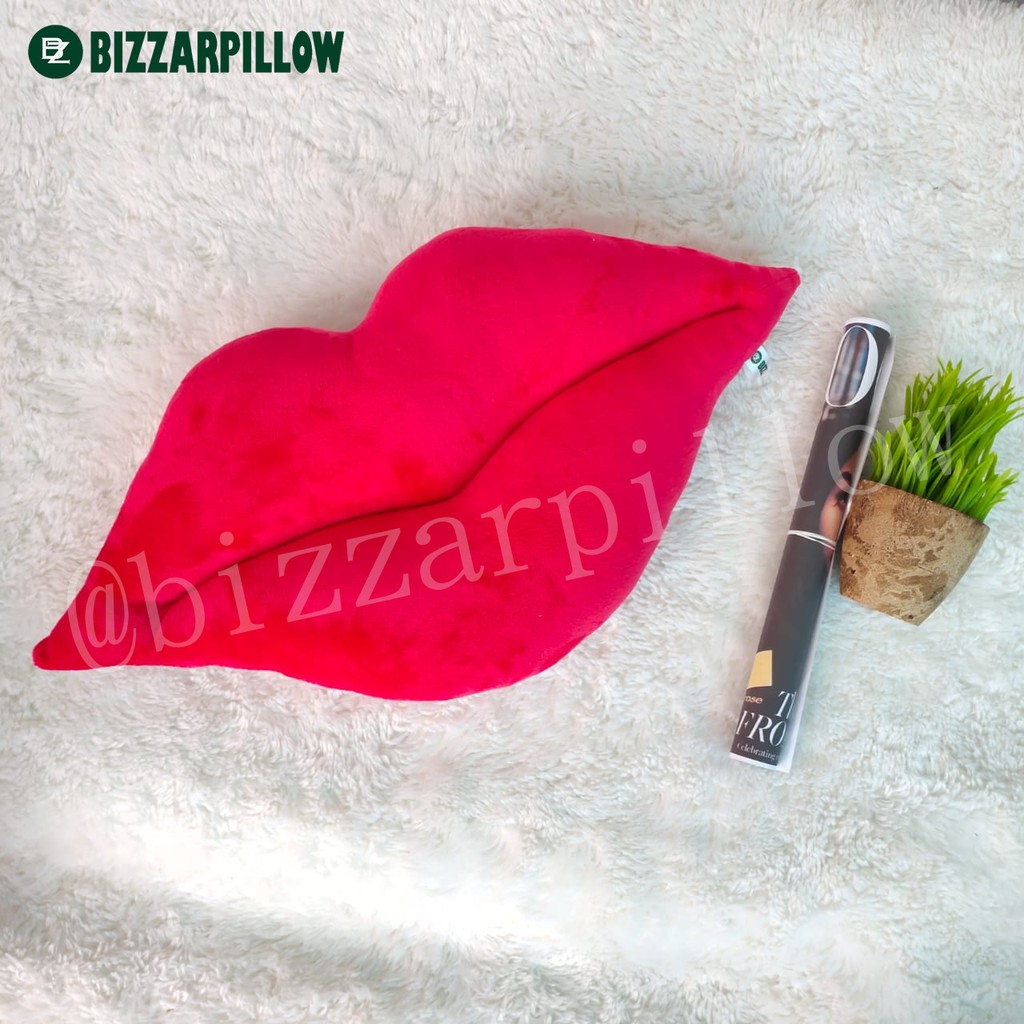 Bizzarpillow Bantal Sofa Bantal Bibir Size M BZ187