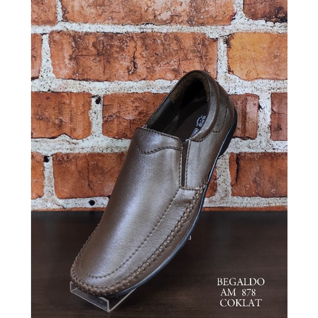 Sepatu pansus pria Begaldo sepatu slip on berbhan kulit asli