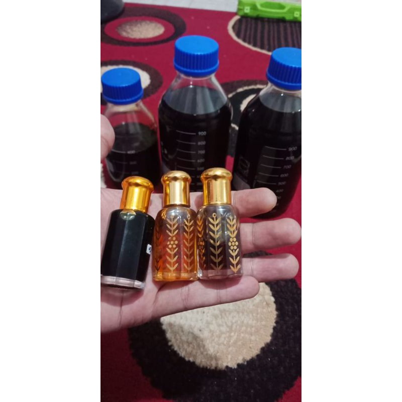 agarwood oil