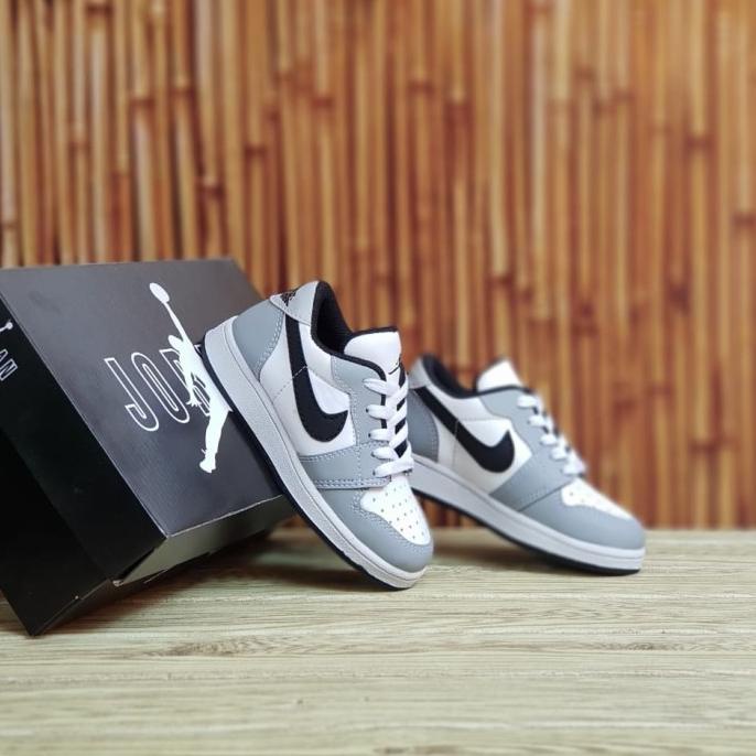 sepatu anak laki laki Nike Air Jordan Low Light Gray Premium Quality